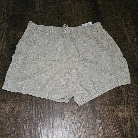 Old Navy Linen Blend Jogger Shorts - Picture 2 of 5